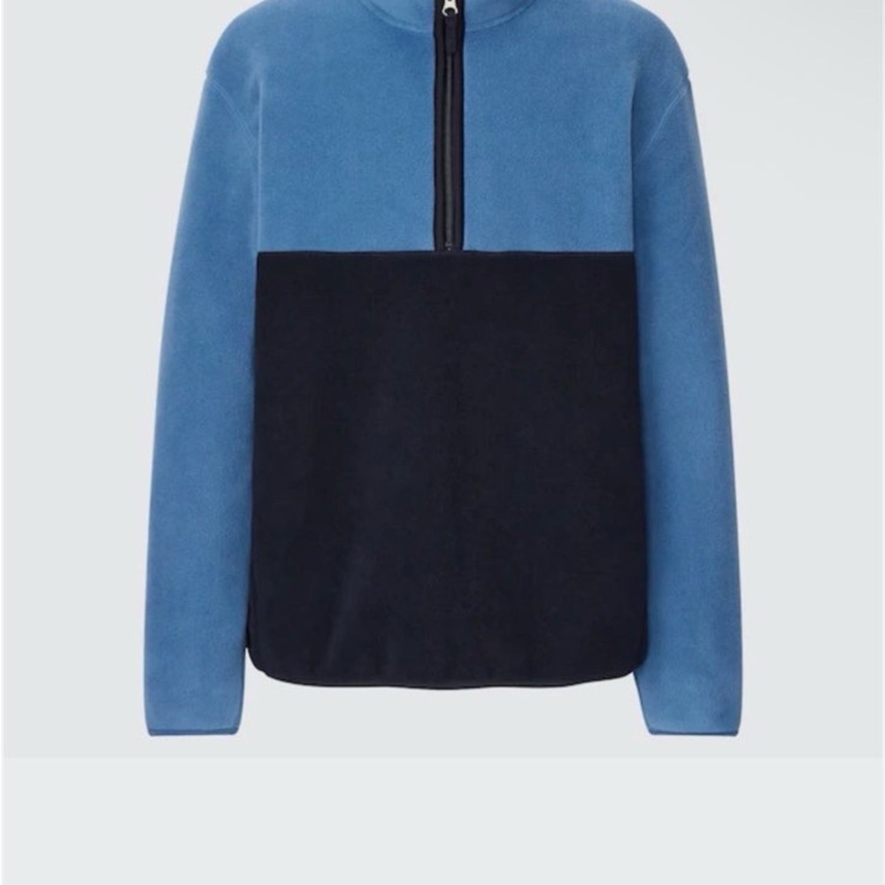 Uniqlo Women's Blue and Black Zip-Up Jacket